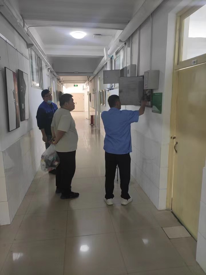 济南校区多媒体教室进行电路改造排除安全隐患